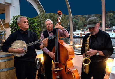 Prague Panoramic Dinner Cruise10